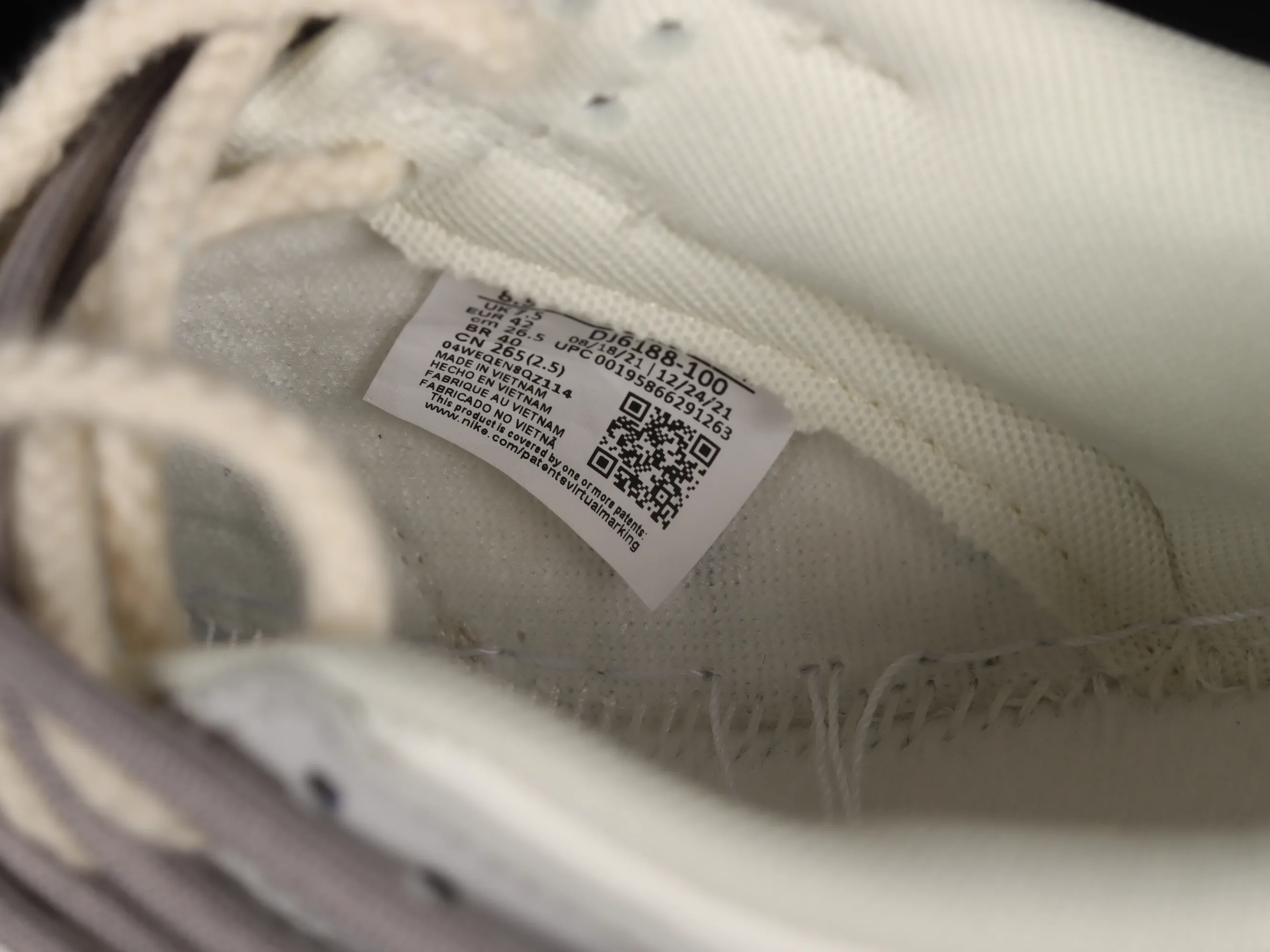 All Categories Nk SB Dunk Series Nk SB Dunk Low Low-top Sneakers Nk Dunk Low Retro "Coconut Milk" Vibe Wind Distressed Paper Plane Travel Graffiti Customized Deconstructed Strap Casual Sneakers DJ6188-100